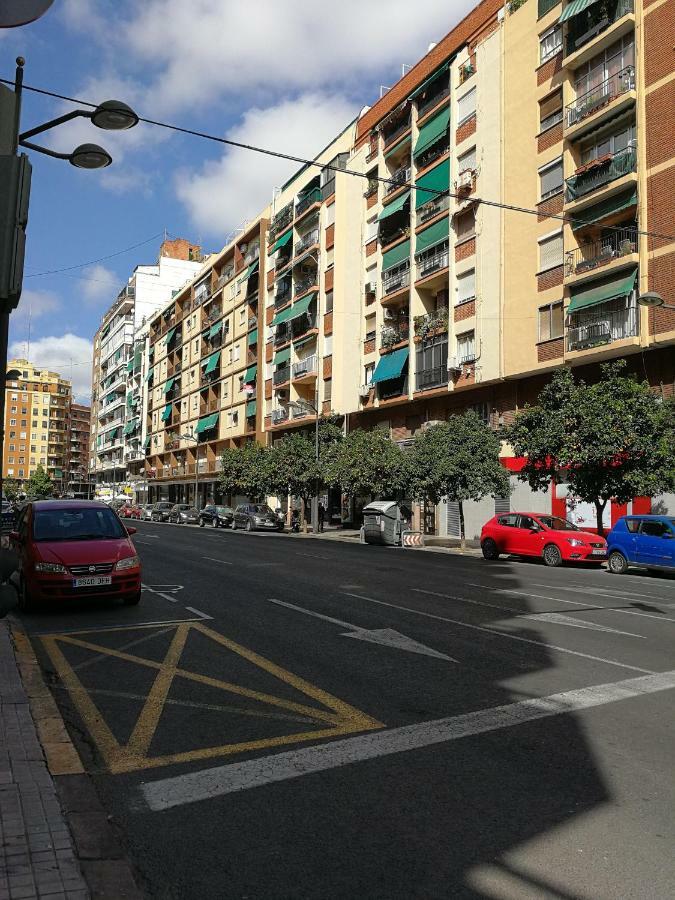 Centrico Apartamento En Valencia Proximo Parada De Metro Angel Guimera المظهر الخارجي الصورة